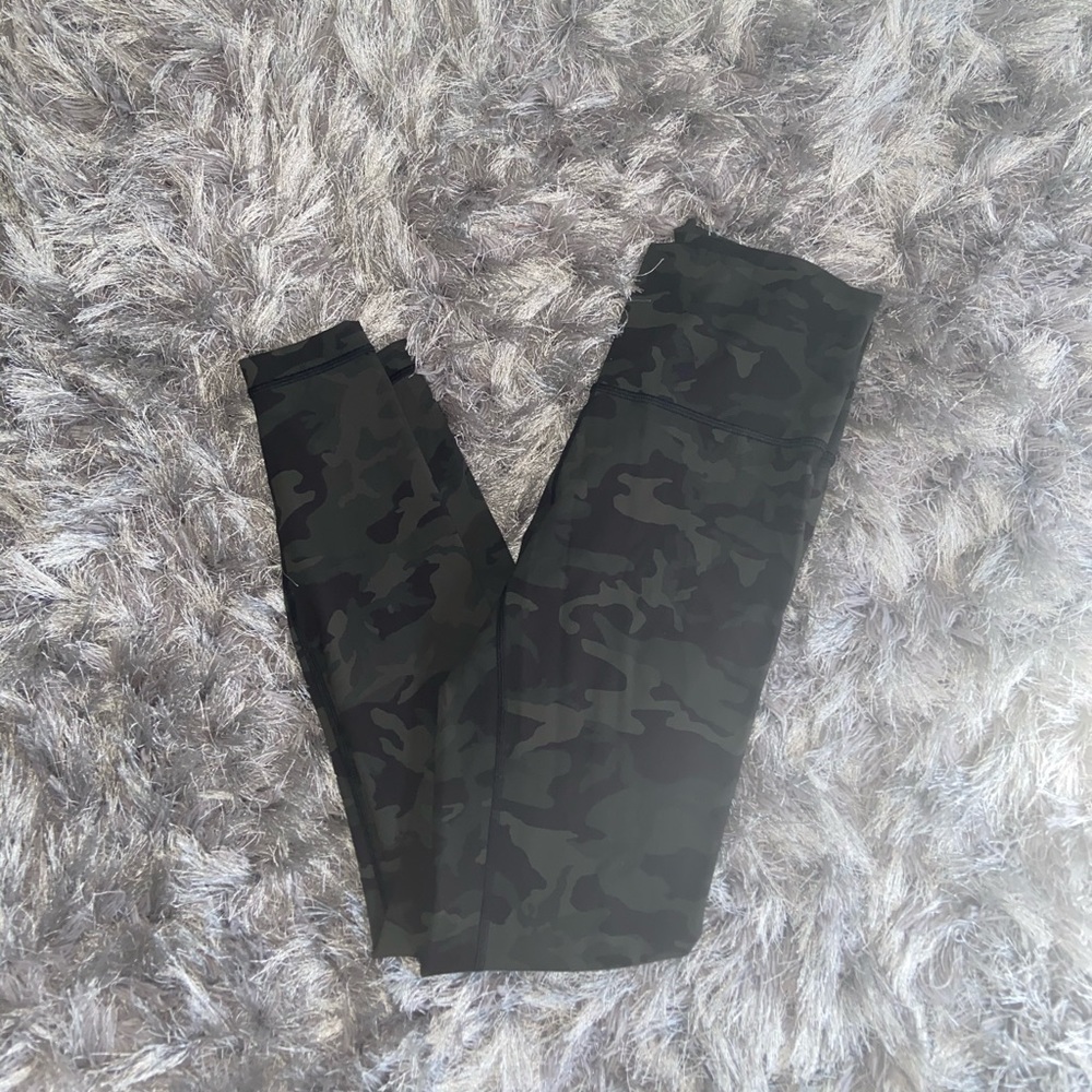 Lululemon wunder under green camo leggings 28’